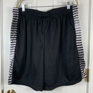 NWOT Zone Pro black men’s athletic shorts size XL. Has pockets, elastic waist